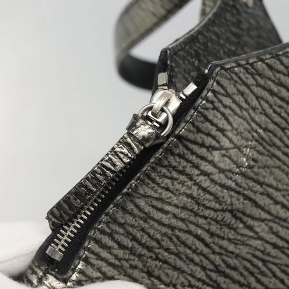 SAINT LAURENT Metropolis Shoulder Bag Leather Silver - Picture 9 of 16